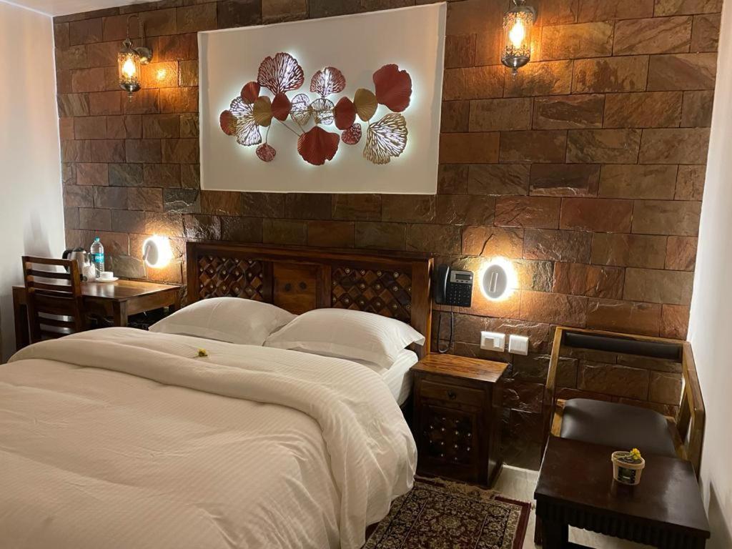 Yashmay Villa Club & Resort Gonda Ngoại thất bức ảnh