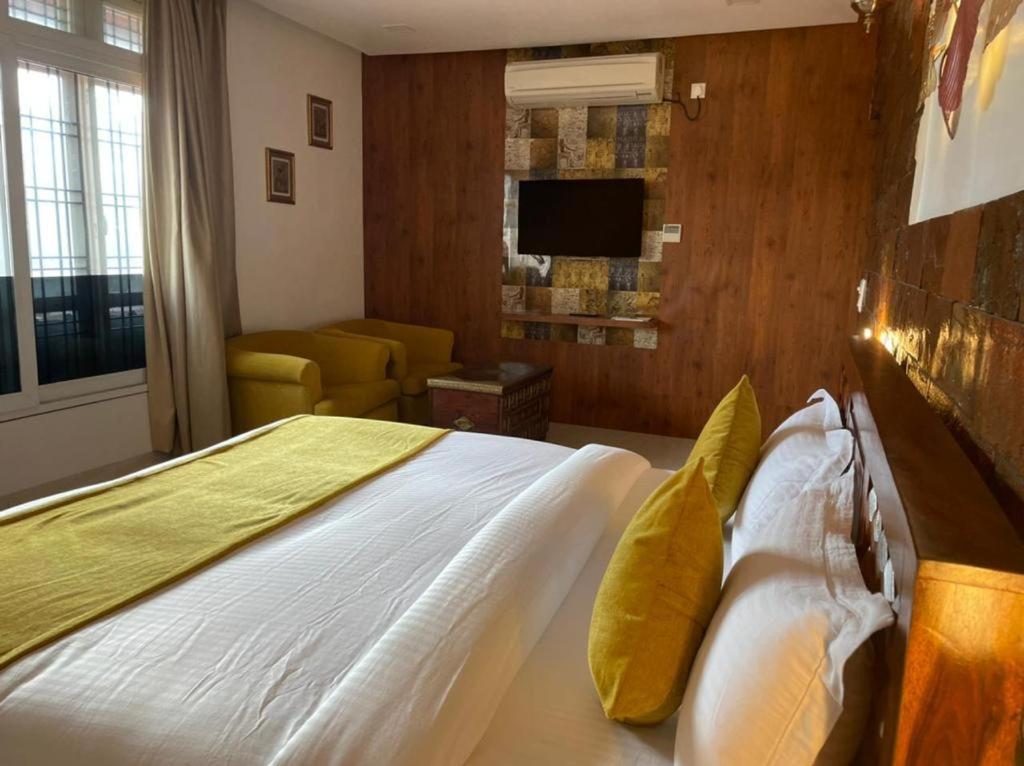 Yashmay Villa Club & Resort Gonda Phòng bức ảnh